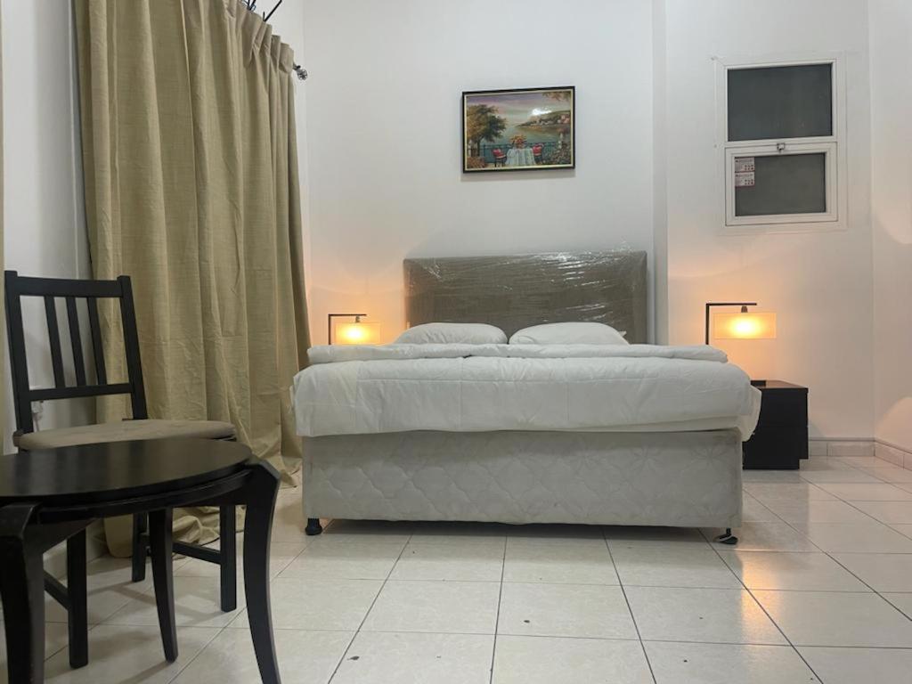Topstay Boys & Furnished Holiday * Дубай